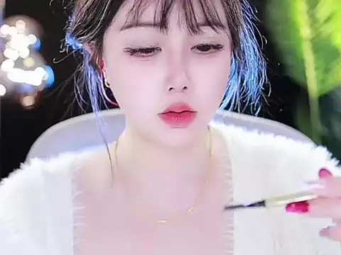 Qiaoqiao  online show from 03-15-25, 05:59