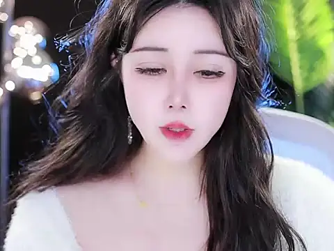 Qiaoqiao  online show from 03-17-25, 12:41