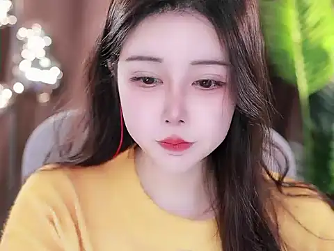 Qiaoqiao  online show from 03-19-25, 08:45