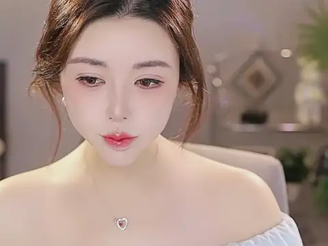 Qiaoqiao  online show from 01-08-26, 04:20