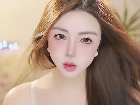 Qiaoqiao  online show from 06-05-26, 04:13