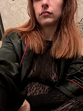 Snapshot of joie_20 chatting on 11-18-25, 10:25 joie 20 online show from 11-18-25, 10:25