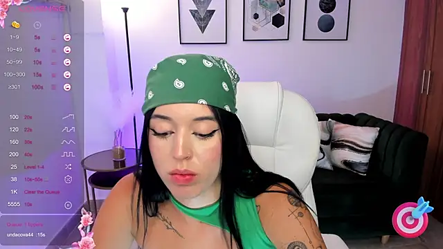 Snapshot of zoee_jackson chatting on 01-24-25, 09:47 zoee jackson online show from 01-24-25, 09:47