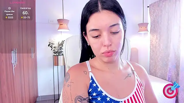 Snapshot of zoee_jackson chatting on 02-25-25, 06:42 zoee jackson online show from 02-25-25, 06:42