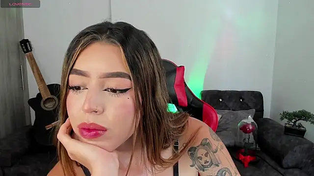 Snapshot of zoee_jackson chatting on 09-25-25, 09:51 zoee jackson online show from 09-25-25, 09:51