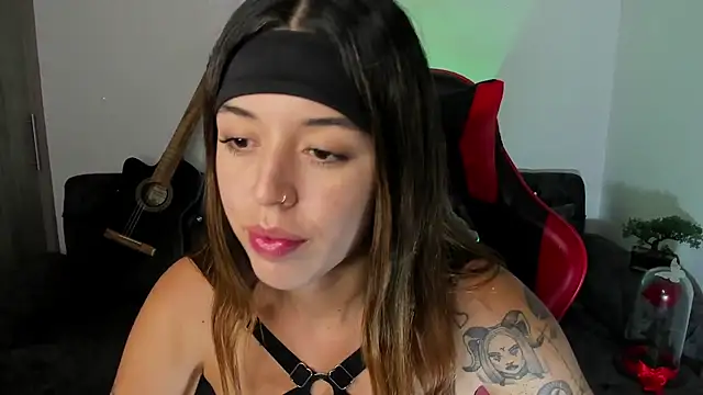 Snapshot of zoee_jackson chatting on 10-01-25, 04:51 zoee jackson online show from 10-01-25, 04:51