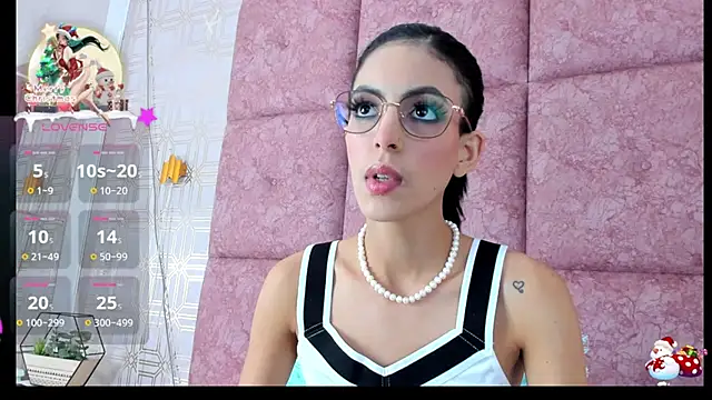 Snapshot of LilitRobins chatting on 01-03-25, 07:50 LilitRobins online show from 01-03-25, 07:50