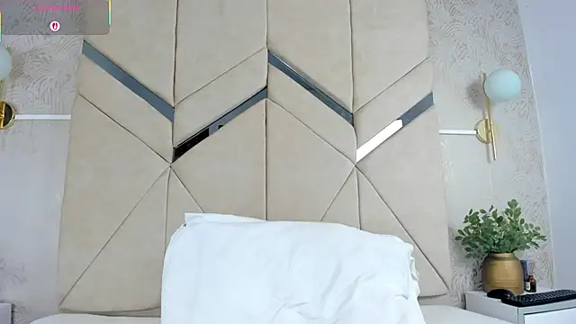 Snapshot of LilitRobins chatting on 10-11-25, 09:46 LilitRobins online show from 10-11-25, 09:46