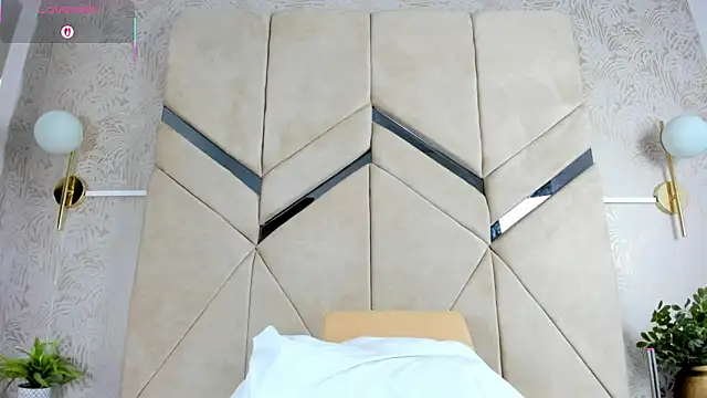 Snapshot of LilitRobins chatting on 10-24-25, 09:44 LilitRobins online show from 10-24-25, 09:44