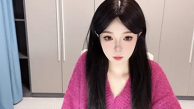 Snapshot of Q-ing chatting on 10-14-25, 01:01 Q-ing online show from 10-14-25, 01:01