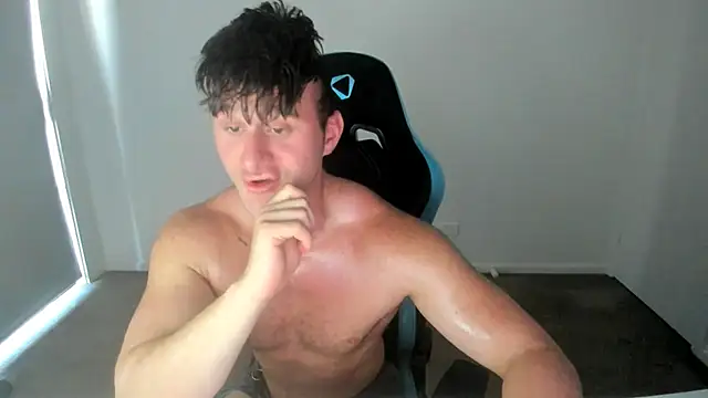 Snapshot of _DownUnderFit_ chatting on 10-28-25, 02:26 DownUnderFit online show from 10-28-25, 02:26