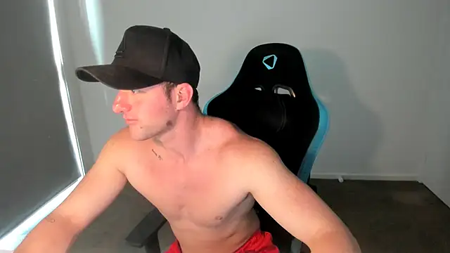 Snapshot of _DownUnderFit_ chatting on 11-13-25, 11:25 DownUnderFit online show from 11-13-25, 11:25