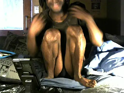 Snapshot of Hentaii001 chatting on 10-30-25, 04:58 Hentaii001 online show from 10-30-25, 04:58