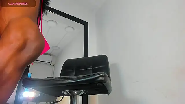 Snapshot of vera_candella chatting on 07-28-26, 12:48 vera candella online show from 07-28-26, 12:48