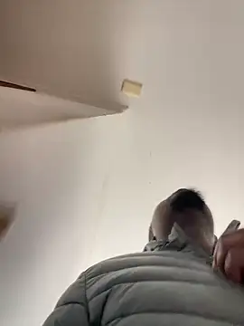 Snapshot of Andricastro chatting on 12-24-24, 01:17 Andricastro online show from 12-24-24, 01:17