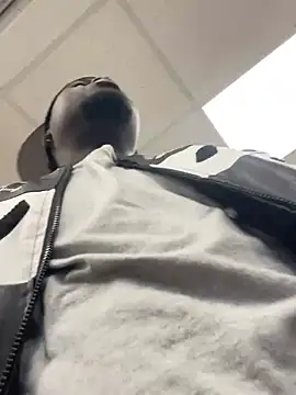 Snapshot of Andricastro chatting on 12-27-24, 02:33 Andricastro online show from 12-27-24, 02:33