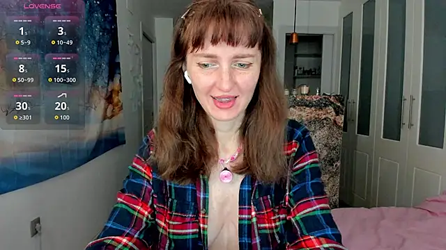 Snapshot of YourSexyNeighbour chatting on 12-15-25, 04:44 YourSexyNeighbour online show from 12-15-25, 04:44