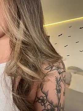 AmmyCollinsW online show from 11-08-25, 08:07