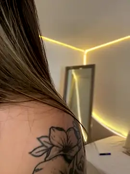 AmmyCollinsW online show from 11-26-25, 08:32