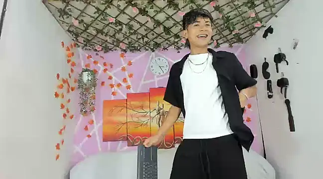 Snapshot of Fresahot2005 chatting on 03-06-25, 08:27 Fresahot2005 online show from 03-06-25, 08:27