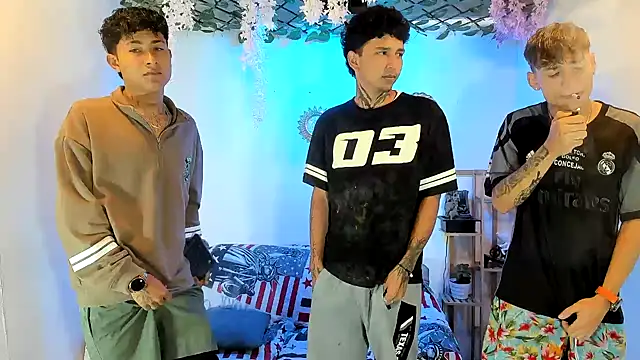 Snapshot of Fresahot2005 chatting on 11-09-25, 02:26 Fresahot2005 online show from 11-09-25, 02:26