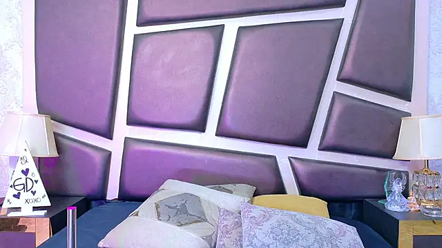 NicoleEsposito online show from 05-27-26, 01:08