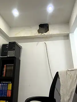 Snapshot of _tony8 chatting on 11-15-25, 04:03 tony8 online show from 11-15-25, 04:03