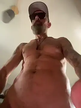 Snapshot of HandyBro chatting on 10-13-25, 11:16 HandyBro online show from 10-13-25, 11:16