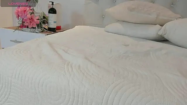 brithany rousee online show from 10-25-25, 02:13