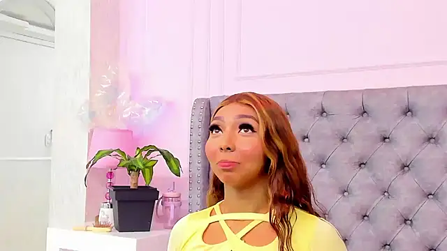 HaileeRoberts online show from 04-21-26, 12:22