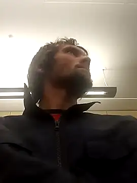 Snapshot of luke_thighwalker2469 chatting on 03-20-25, 03:47 luke thighwalker2469 online show from 03-20-25, 03:47