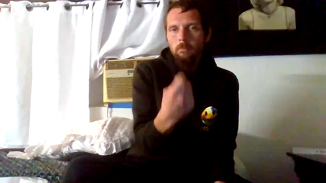 Snapshot of luke_thighwalker2469 chatting on 10-24-25, 05:20 luke thighwalker2469 online show from 10-24-25, 05:20