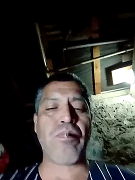 Snapshot of rodrig6987_1 chatting on 10-15-25, 02:11 rodrig6987 1 online show from 10-15-25, 02:11