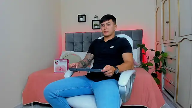 Cristopher strong online show from 01-21-25, 12:50