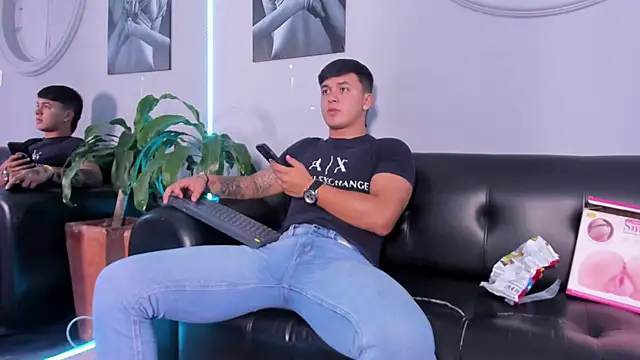 Cristopher strong online show from 03-07-25, 03:49