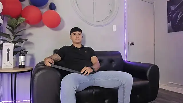 Cristopher strong online show from 06-19-26, 11:58