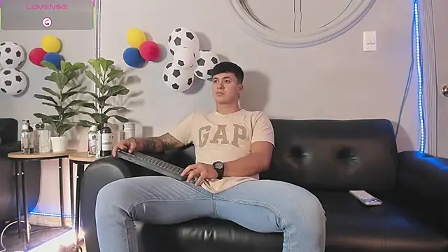 Cristopher strong online show from 07-01-26, 12:40