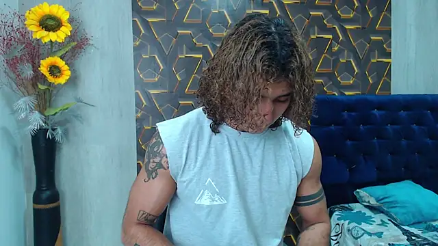 Snapshot of Demitryo chatting on 03-19-25, 02:37 Demitryo online show from 03-19-25, 02:37
