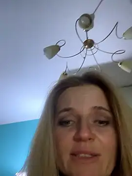 Snapshot of AlisonXCristal chatting on 03-12-26, 08:04 AlisonXCristal online show from 03-12-26, 08:04