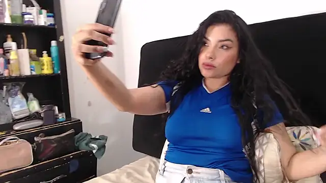 lolaa staars online show from 02-08-25, 02:26