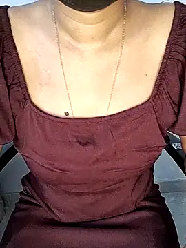 Snapshot of Ms_Neera chatting on 02-18-25, 02:06 Ms Neera online show from 02-18-25, 02:06