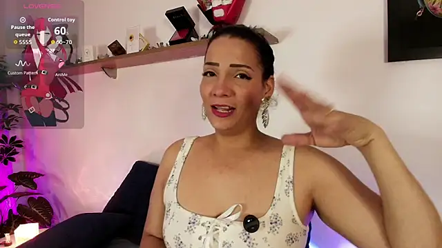 Elliee  online show from 07-21-26, 12:29