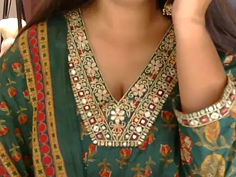 Snapshot of sanam_rose chatting on 10-21-25, 02:18 sanam rose online show from 10-21-25, 02:18