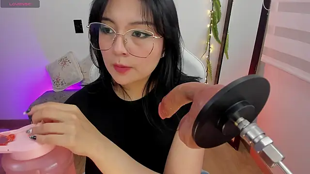 Snapshot of Hannya_moon chatting on 04-24-26, 05:37 Hannya moon online show from 04-24-26, 05:37