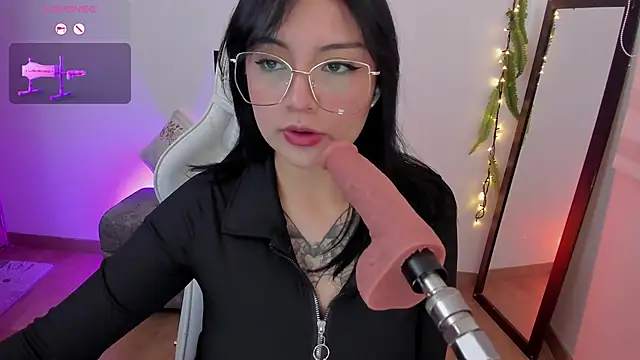 Snapshot of Hannya_moon chatting on 04-27-26, 05:33 Hannya moon online show from 04-27-26, 05:33