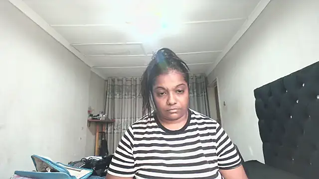 Snapshot of Indianmayaxoxo chatting on 05-26-26, 12:01 Indianmayaxoxo online show from 05-26-26, 12:01