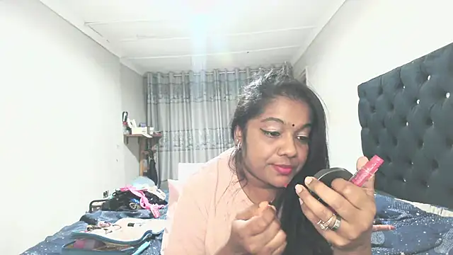 Snapshot of Indianmayaxoxo chatting on 06-08-26, 04:40 Indianmayaxoxo online show from 06-08-26, 04:40