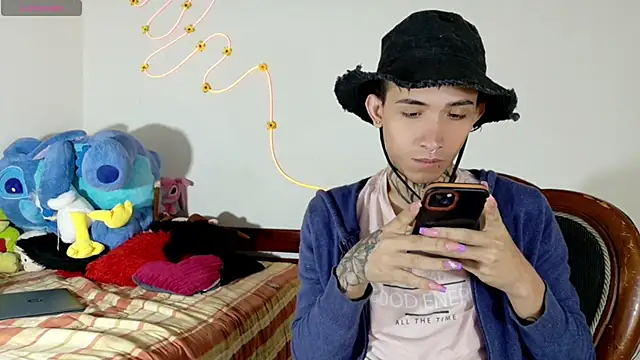 Micaela Rangel online show from 05-22-26, 04:30