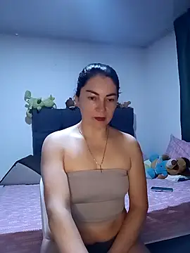 Snapshot of renata_hot1 chatting on 10-29-25, 10:33 renata hot1 online show from 10-29-25, 10:33