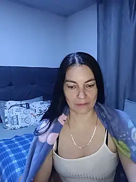 Snapshot of renata_hot1 chatting on 06-11-26, 02:53 renata hot1 online show from 06-11-26, 02:53